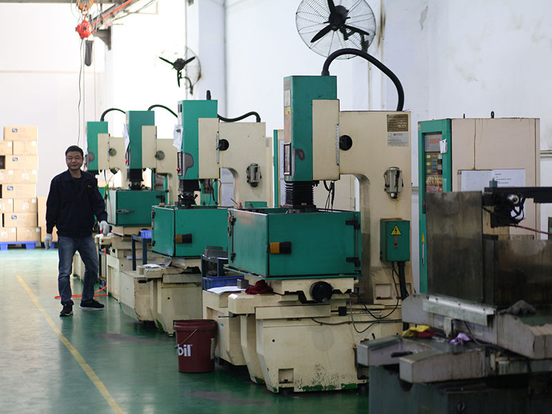 1523811015616882.jpg 車(chē)間06.jpg