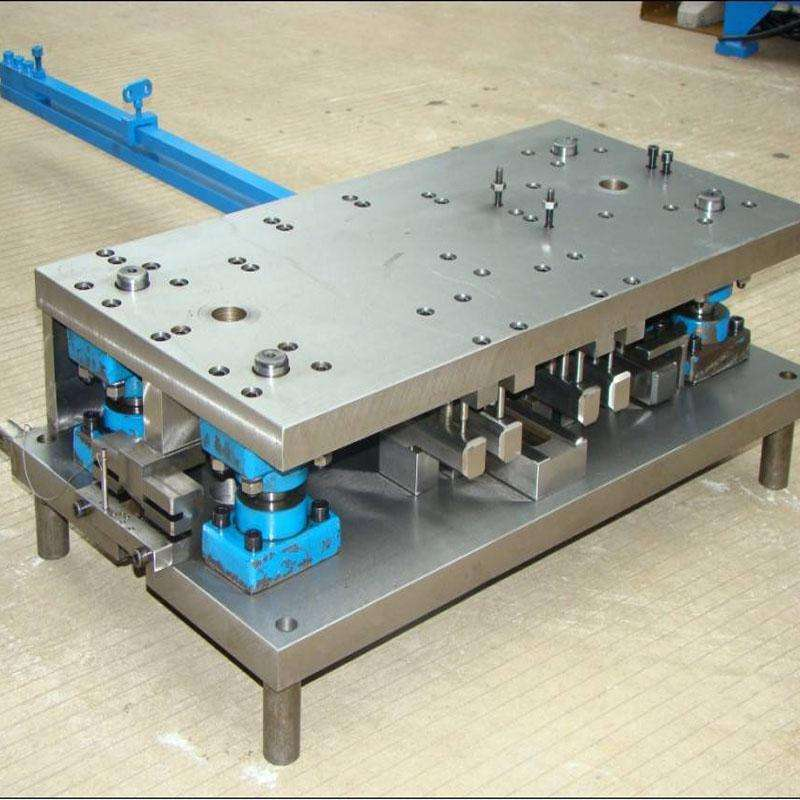 沖壓模具分類與行業(yè)術(shù)語，基礎(chǔ)要了解！